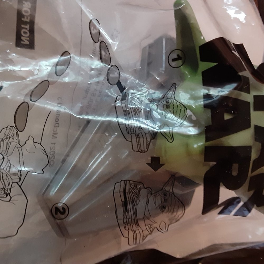 Yoda Star Wars #3 McDonalds Toy 2021 - Picture 3 of 4